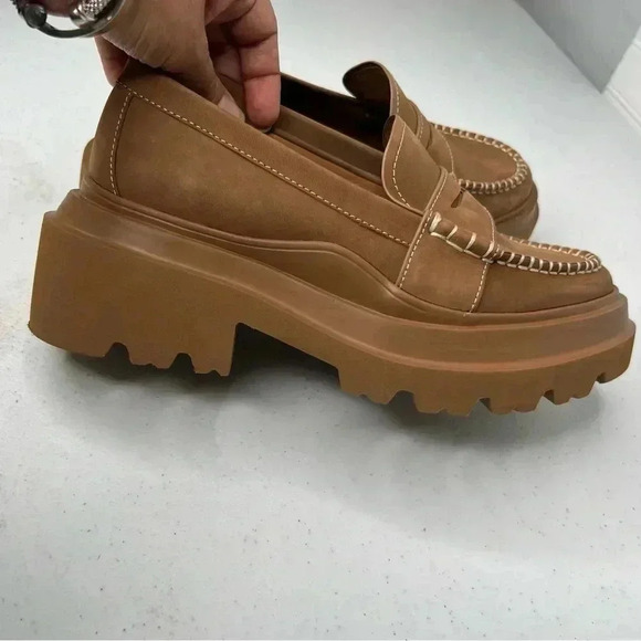 G.H. Bass Platform Lug Nubuck Suede Penny Loafers Sz 8 Camel - Picture 3 of 12